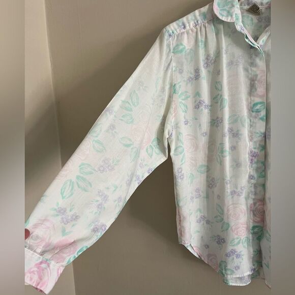 Vintage 80s Pastel Floral Button Down Blouse | Chic Changeables | Size Small - Picture 4 of 10